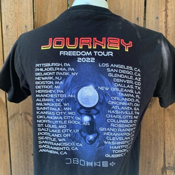 Journey Freedom Tour 2022 concert tee size Small. - Picture 4 of 7